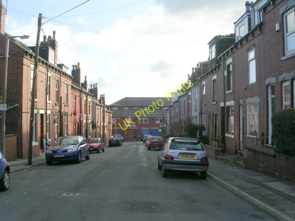 Photo 6"x4" Moorfield Terrace - Tower Lane Armley c2008