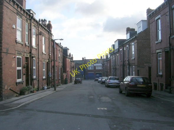 Photo 6"x4" Moorfield Grove - Tower Lane Armley c2008