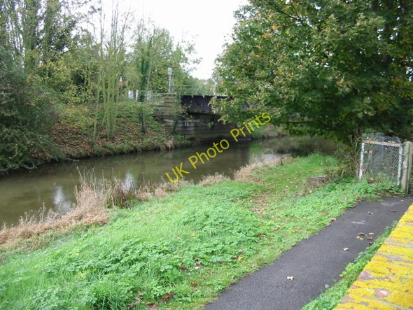 Photo 6"x4" The River Tillingham passing under the railway line Rye c2008