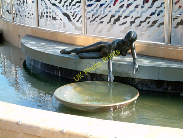 Photo 6"x4" Statue - no title. Birmingham c2005