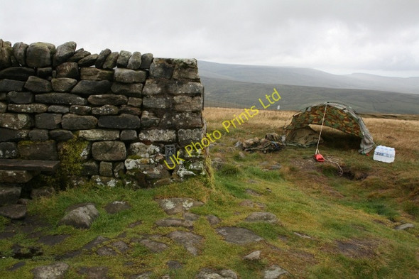 Photo 6"x4" Great Shunner Fell Trig Point. Great Shunner Fell c2007