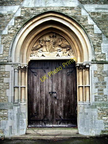 Photo 6"x4" Fulham Palace Road Cemetery, Chapel doorway Barnes c2008