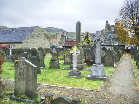 Photo 6"x4" St Michael's Church, Graveyard Hoo Hole c2008