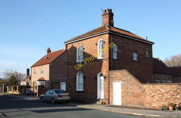 Photo 6"x4" Houses opposite the Methodist Church Hutton Cranswick c2008