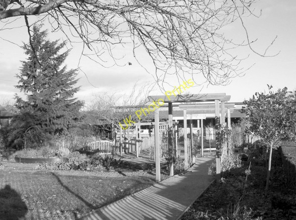 Photo 6"x4" Farsley Springbank School Garden - Wesley Street Pudsey\/SE2233 c2008