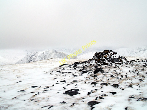 Photo 6"x4" Aonach Meadhoin summit cairn in winter Aonach Meadhoin c2008