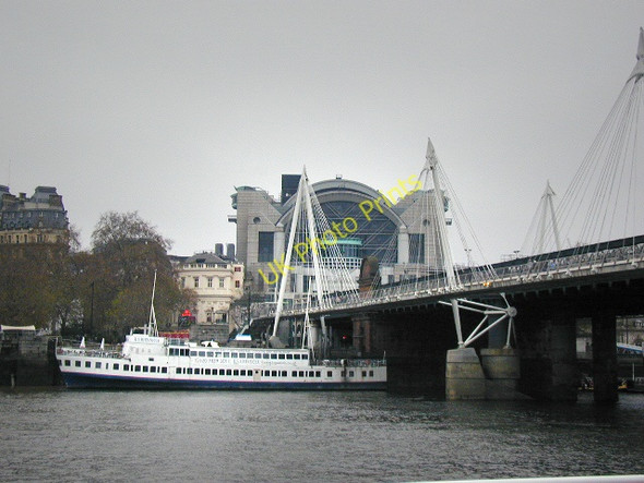 Photo 6"x4" Charing Cross Station and Hungerford Bridge London c2008