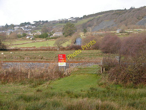 Photo 6"x4" Crossing over the Cambrian Coast railway Llandanwg c2008