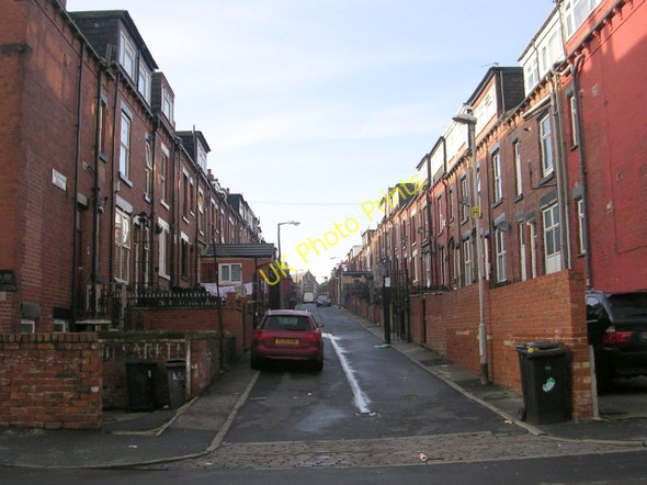 Photo 6"x4" Back Stratford Terrace - Lady Pit Lane Beeston Hill c2008