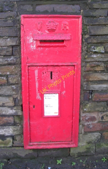 Photo 6"x4" Victorian Post Box - Holroyd Hill Bradford\/SE1632 c2008
