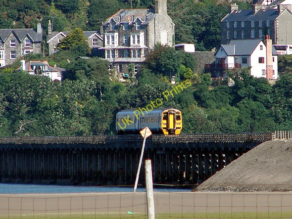 Photo 6"x4" An Arriva Wales Train Crossing Barmouth Bridge Barmouth\/Abermaw c2006