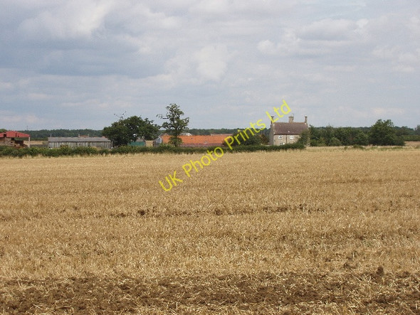 Photo 6"x4" Pastures Farm, Yardley Hastings, seen across wheat stubble Yardley Hastings c2007