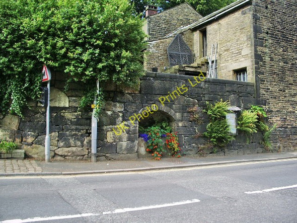 Photo 6"x4" Roadside trough Ramsbottom c2007