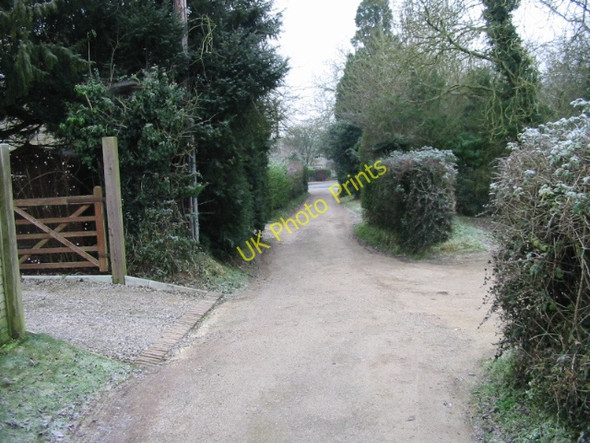 Photo 6"x4" View along the path to St Leonard's church Upper Minety c2009