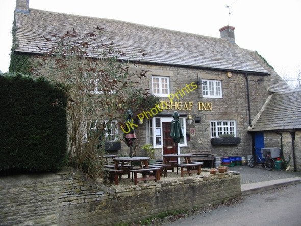 Photo 6"x4" The Wheatsheaf Inn, Oaksey Oaksey c2009