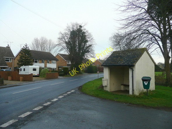 Photo 6"x4" Bus shelter in the centre of Stoke Orchard Stoke Orchard c2009