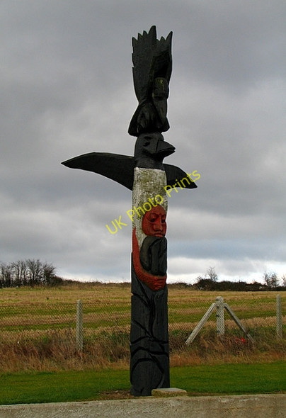 Photo 6"x4" Totem pole at Islandhill Comber c2009