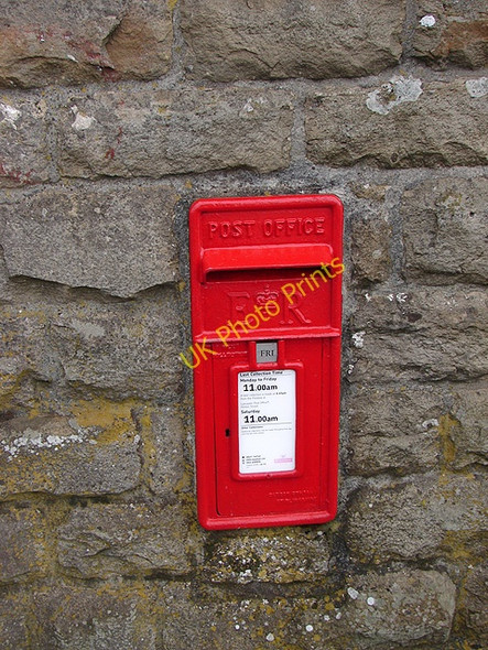 Photo 6"x4" EIIR Postbox at Ribblehead Ribble Head\/SD7779 c2009