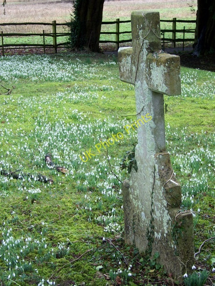Photo 6"x4" Cross, St Mary's Church Little Ann c2009