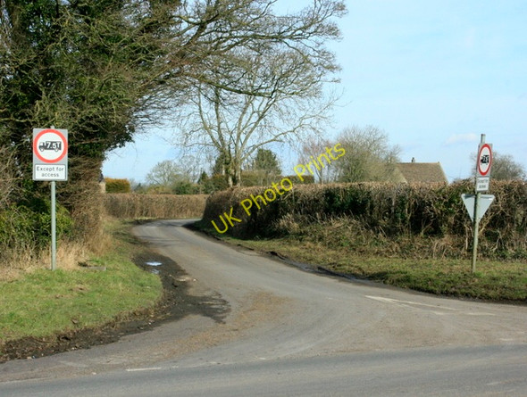 Photo 6"x4" 2009 : Lane to Park Farm and Easton Westrop c2009