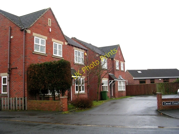 Photo 6"x4" Canal Court - Canal Lane Lofthouse Gate c2009