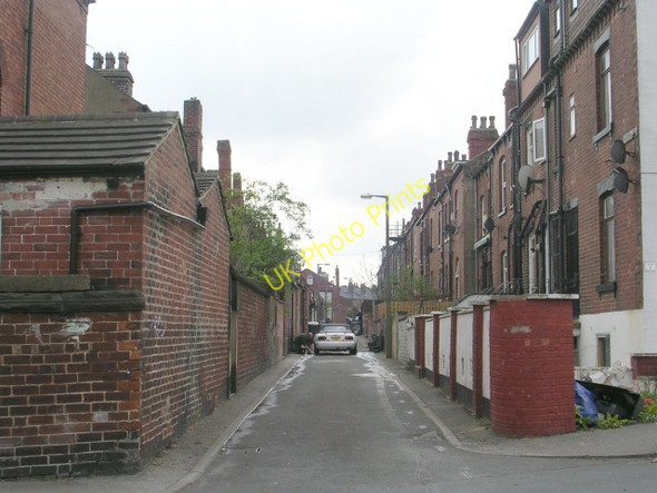 Photo 6"x4" Back Edinburgh Grove - Moorfield Road Armley c2009