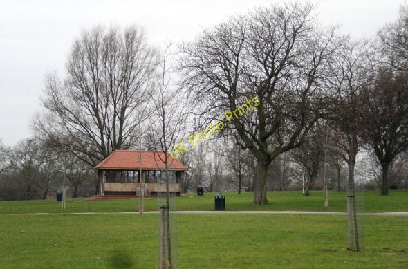 Photo 6"x4" Finsbury Park in February 2009 Hornsey c2009
