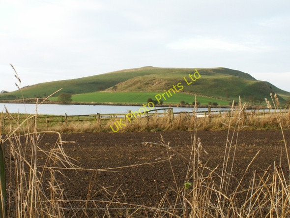 Photo 6"x4" Carnbee reservoir and the NE slopes of Kellie Law. Carnbee c2005