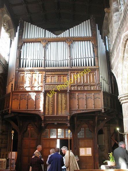 Photo 6"x4" Old organ case and war memorial, St Mary's Sandbach Sandbach c2009