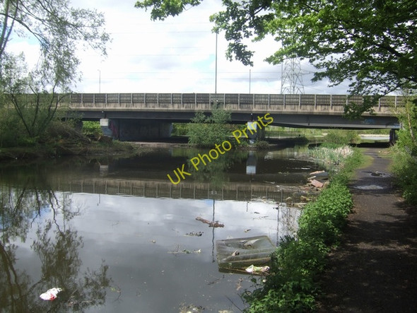 Photo 6"x4" M5 crossing Titford Pool - Titford Canal Oldbury\/SO9888 c2009