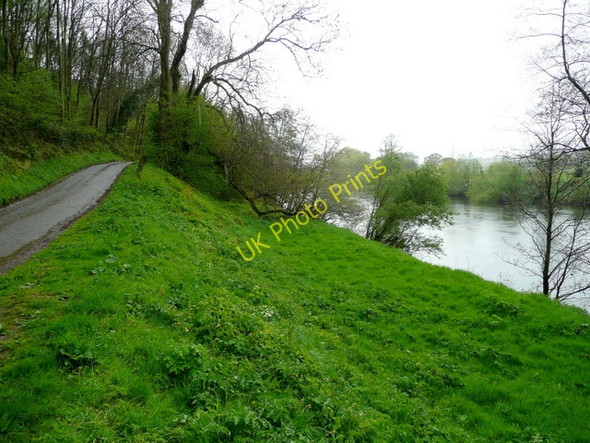 Photo 6"x4" River Wye near Hole-in-the-Wall Hole-in-the Wall c2009