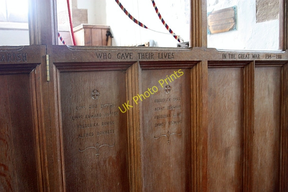 Photo 6"x4" Oak screen war memorial, Stretton Grandison church Stretton Grandison c2009
