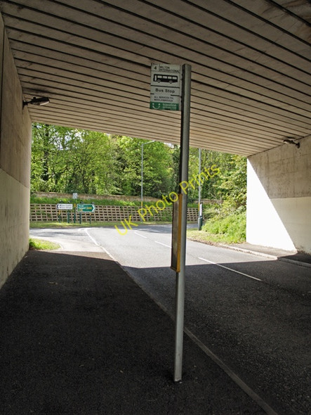 Photo 6"x4" Bus stop under the bridge Wilton\/NZ5819 c2009