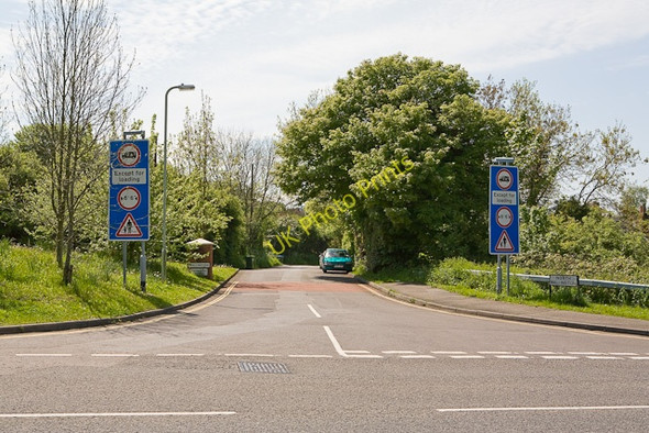 Photo 6"x4" Entrance to Wallington Village Fareham c2009