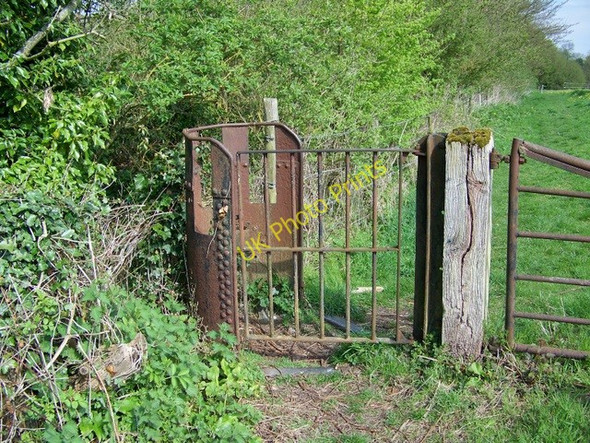 Photo 6"x4" Kissing gate, Old Dilton Westbury\/ST8650 c2009