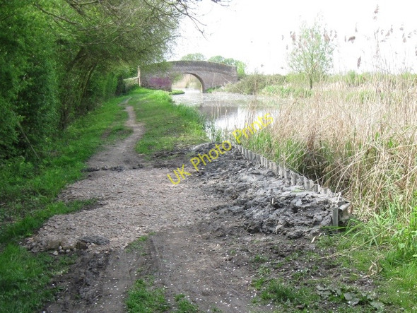 Photo 6"x4" Aylesbury Arm: The Water must have overflowed here Broughton\/SP8413 c2009