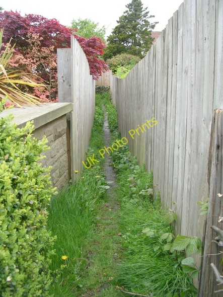 Photo 6"x4" Footpath - Monson Avenue Calverley c2009