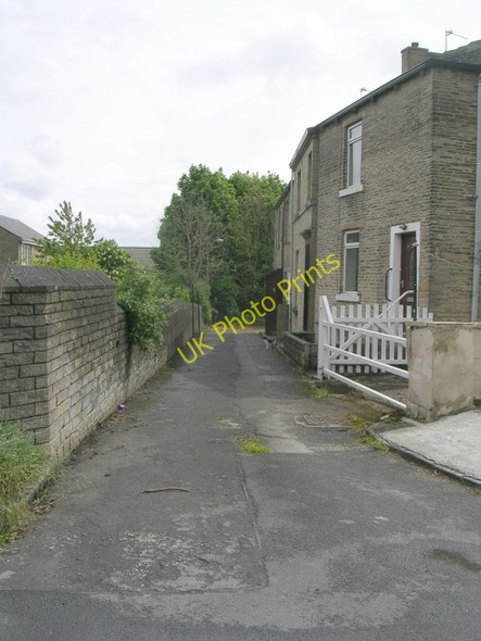 Photo 6"x4" Roundwood Road - Church Street Cleckheaton c2009