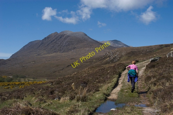 Photo 6"x4" Climbing the track from Achneigie to Coire Hallie Am Fireach\/NH0978 c2009
