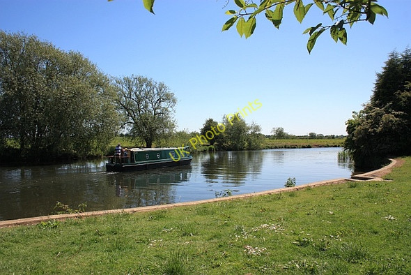 Photo 6"x4" Narrow boat on the River Avon at Twyning Twyning Green c2009
