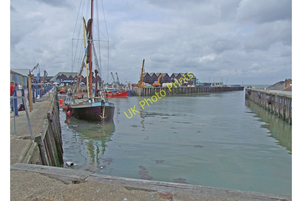 Photo 6"x4" Whitstable Harbour Whitstable c2009