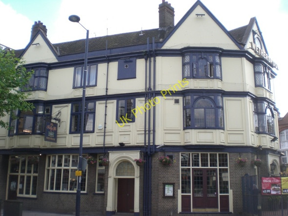 Photo 6"x4" Tally Ho frontage, High Road N12 Friern Barnet c2009