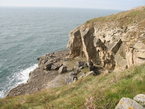 Photo 6"x4" Ledge at Tilly Whim Caves Swanage c2003