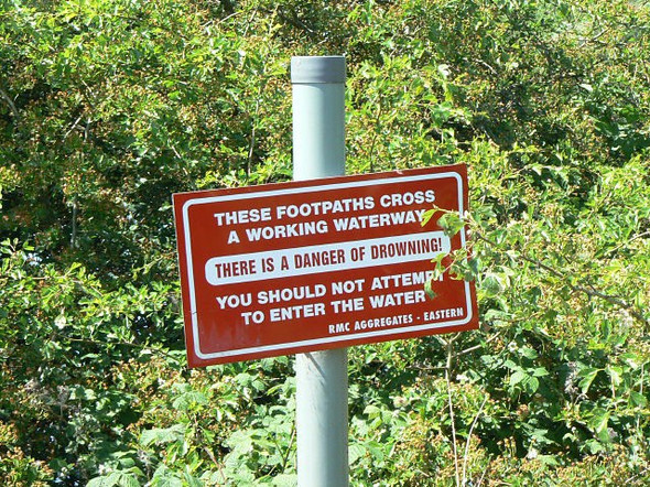Photo 6"x4" Danger of drowning Beeston\/SK5236 c2009
