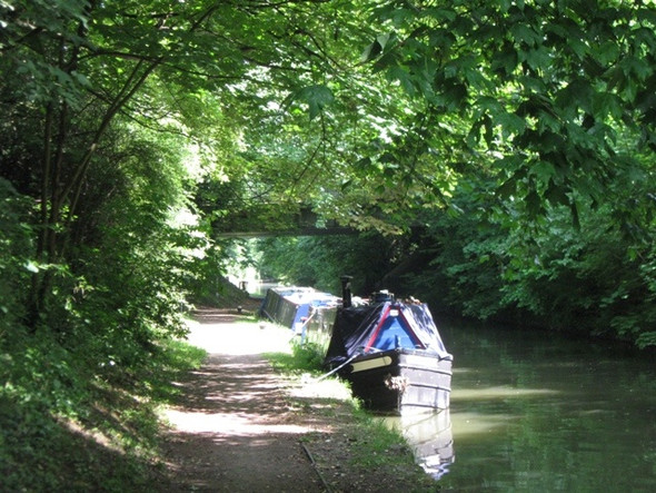 Photo 6"x4" Narrowboats moored near Bridge No 135 Tring c2009