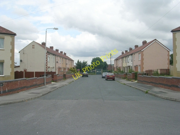 Photo 6"x4" Walnut Street -  Central Avenue Moorthorpe c2009