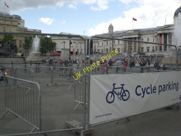 Photo 6"x4" Free cycle parking, Trafalgar Square W1 London c2009