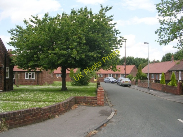 Photo 6"x4" Queens Crescent - Woodside Crescent Sharlston c2009