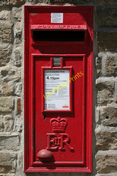 Photo 6"x4" Elizabeth II Postbox, Grassington Post Office Grassington c2009