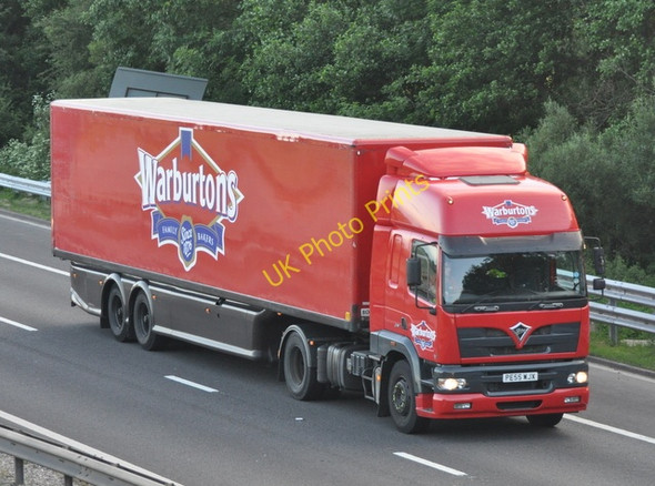 Photo 6"x4" Warburtons articulated vehicle on M42 Bodymoor Heath c2009